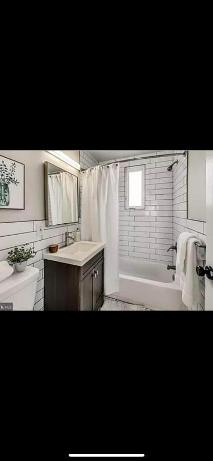 Lovely 1-Bedroom Rental Unit With Free Parking Waszyngton Zewnętrze zdjęcie